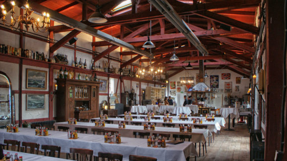 Der Lokschuppen ist für eine Präsentationsvariante gedeckt