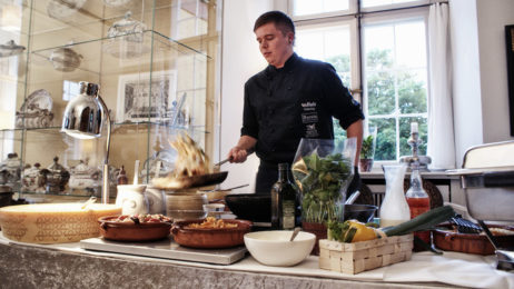 Im Musenhof wird durch w.Holz-Köche alles frisch zubereitet.