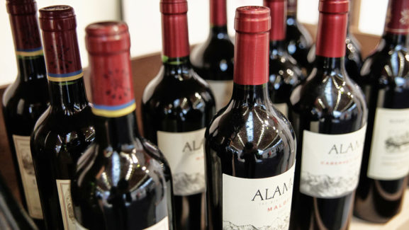 w.Holz Catering feine Weine. Einfach was für den Gaumen!