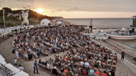 w.Holz wurde für die ZDF-Europameisterschaft 2012 als Caterer angagiert.
